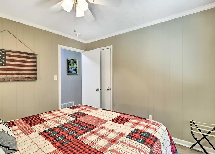 Welcoming Boone Getaway Near Hiking And Skiing!