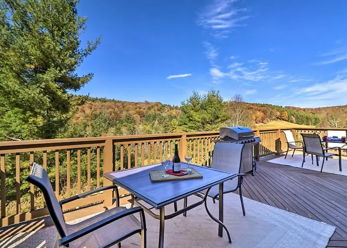 Welcoming Boone Getaway Near Hiking And Skiing!