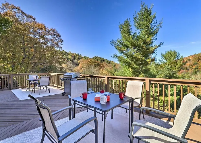 Welcoming Boone Getaway Near Hiking And Skiing!