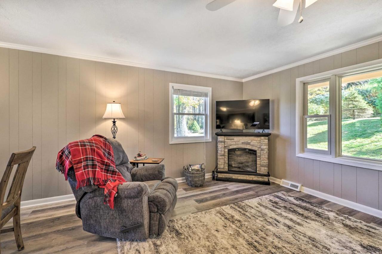 Welcoming Getaway Near Hiking And Skiing! Holiday home *